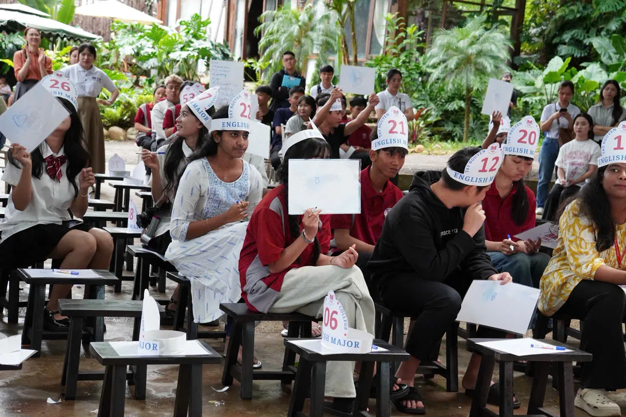 Indian students posing with faculty mentors